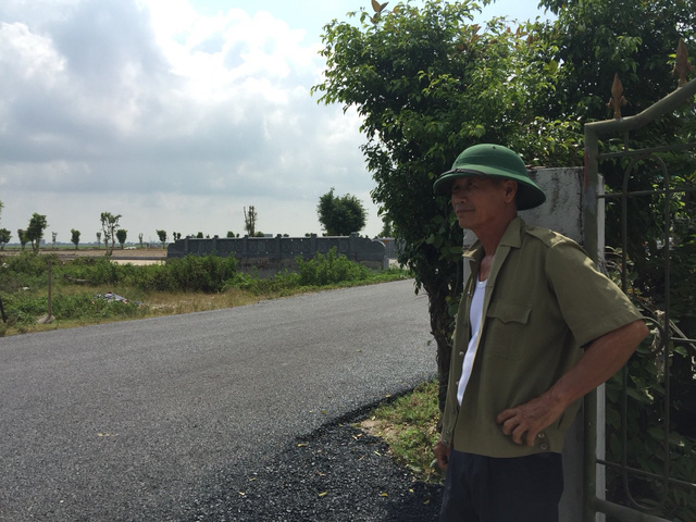 Trong 1 ngày, hoàn thành con đường nhựa dài 2km dẫn đến khu an táng Chủ tịch nước