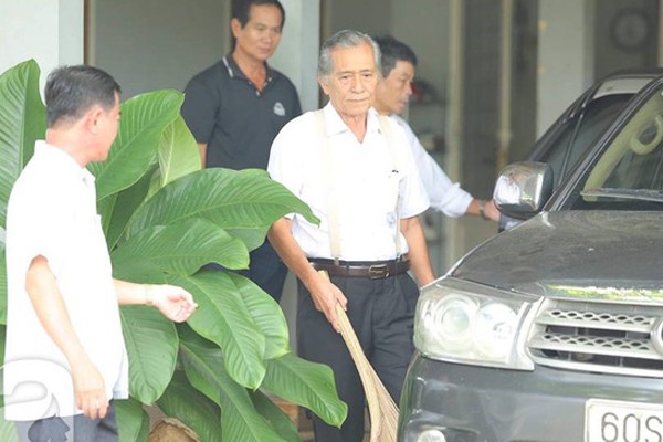 Mẹ Nhã Phương bật khóc trước lời hứa của Trường Giang trong ngày trọng đại Mẹ Nhã Phương bật khóc trước lời hứa của Trường Giang trong ngày trọng đại