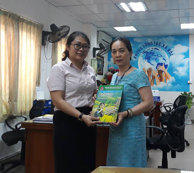 Nhiều tổ chức, cá nhân hỗ trợ bệnh nhi bị mất cha mẹ trong vụ cháy ở Đê La Thành, Hà Nội