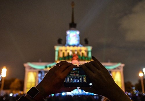 Vòng tròn ánh sáng - Lễ hội ánh sáng lớn nhất thế giới tại Nga