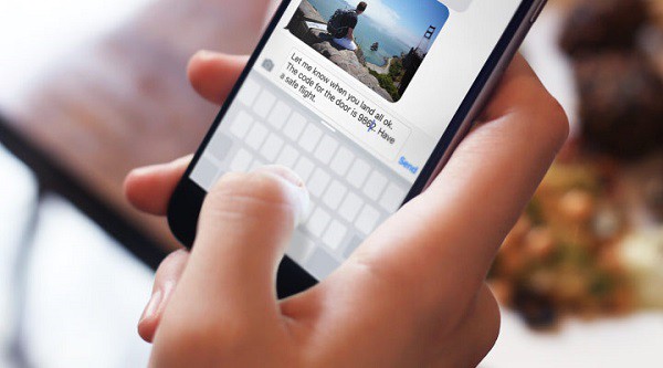 Cách cầm điện thoại tiết lộ tính cách và tình yêu vô cùng thú vị