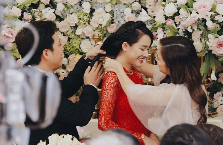 Những hình ảnh đắt giá trong đám cưới của Trường Giang và Nhã Phương Những hình ảnh đắt giá trong đám cưới của Trường Giang và Nhã Phương