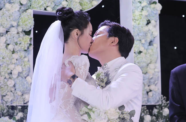 Phản ứng của Nam Em, Quế Vân trong ngày cưới của Trường Giang và Nhã Phương