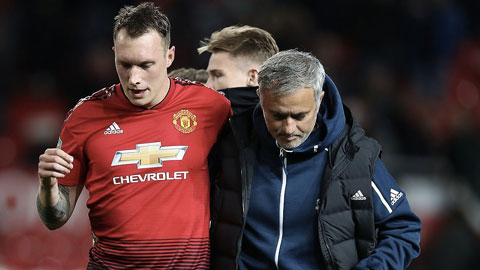 Mourinho: Tôi biết M.U sẽ gặp vấn đề với Phil Jones