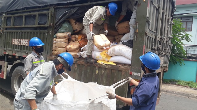 Tiêu hủy số lượng lớn hàng giả trị giá hơn 8 tỷ đồng