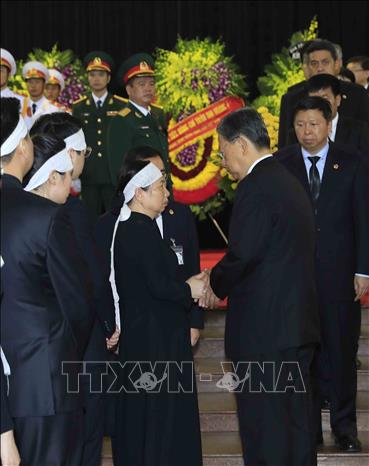 Đoàn nước CHND Trung Hoa viếng Chủ tịch nước Trần Đại Quang