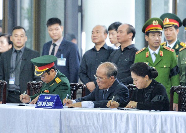 Lãnh đạo quốc tế viếng Chủ tịch nước Trần Đại Quang