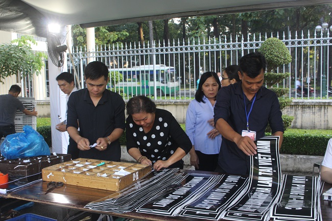 Người dân thương tiếc đến viếng Chủ tịch nước Trần Đại Quang tại TP Hồ Chí Minh