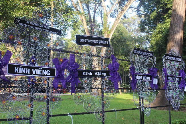 Người dân thương tiếc đến viếng Chủ tịch nước Trần Đại Quang tại TP Hồ Chí Minh