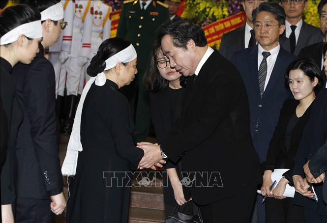 Nhiều đoàn lãnh đạo các nước đến viếng Chủ tịch nước Trần Đại Quang