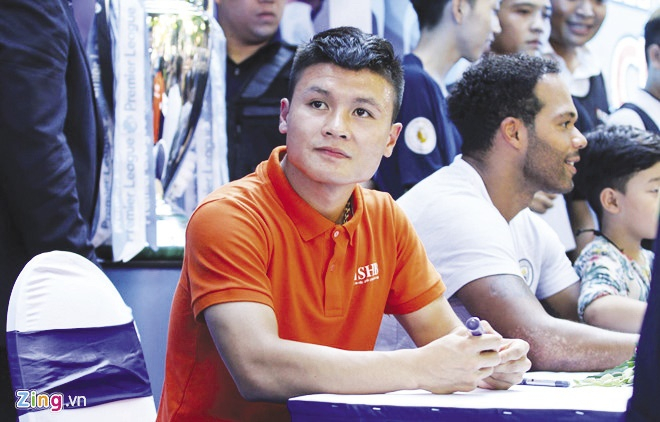 Quang Hải xuất ngoại, nên không?