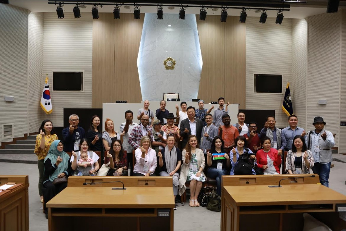 Ba nghệ sĩ Việt Nam tham dự triển lãm tranh quốc tế HANRYU tại Hàn Quốc