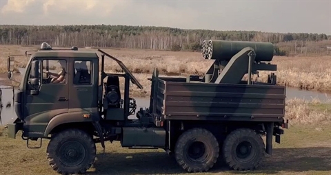 Việt Nam chế tạo pháo phản lực mini từ rocket trực thăng