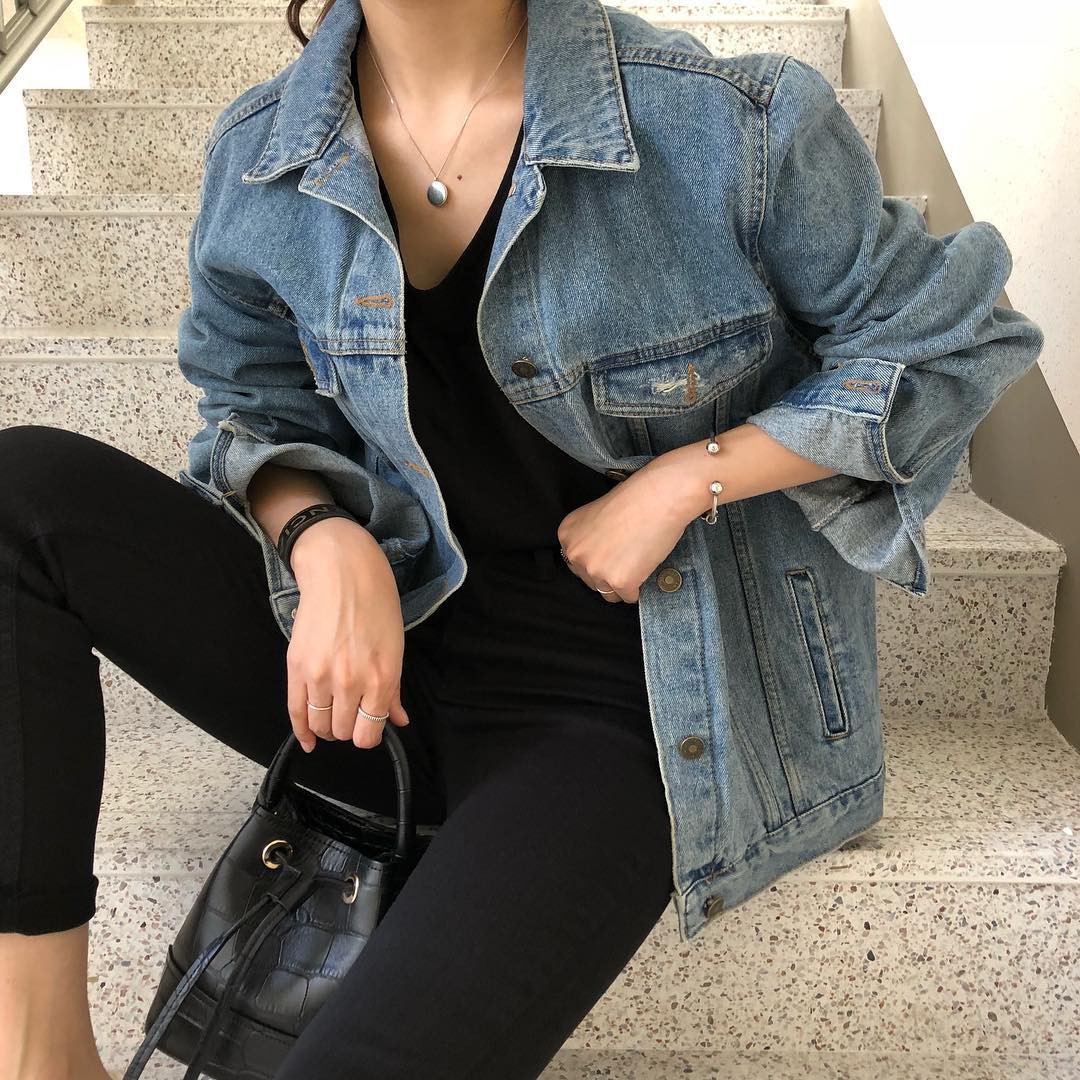 Sợ diện blazer già, áo khoác denim chính là lựa chọn thay thế cực trẻ trung dành cho các nàng công sở