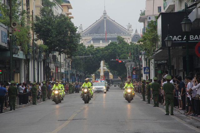 Hình ảnh đáng nhớ về đoàn xe tang đưa linh cữu Chủ tịch nước về quê nhà