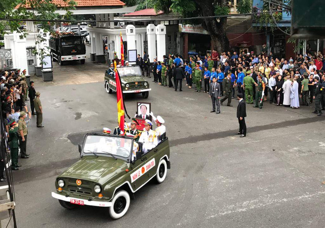 Hình ảnh đáng nhớ về đoàn xe tang đưa linh cữu Chủ tịch nước về quê nhà