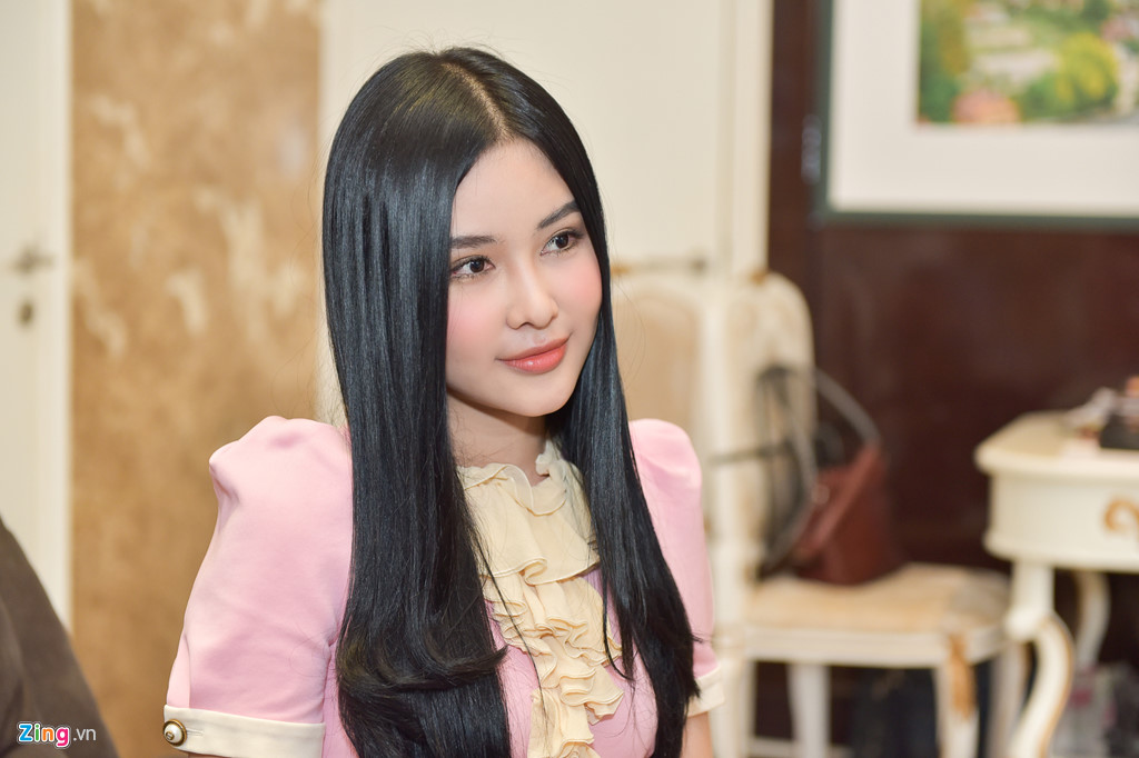 Hoa hậu Đại dương Ngân Anh: Tôi lạc lõng giữa showbiz