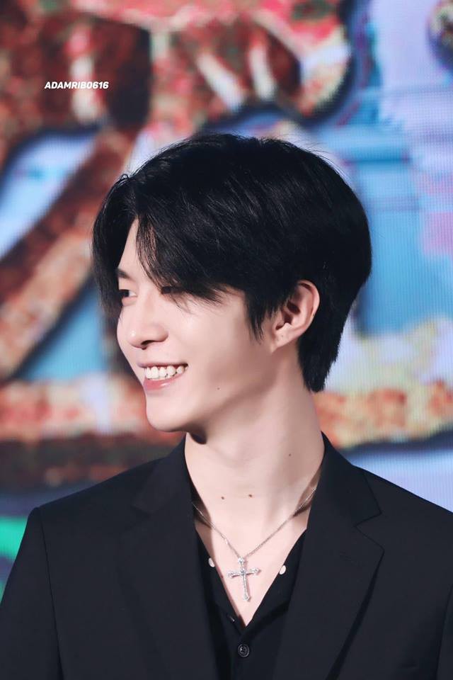 Phạm Băng Băng bình an vô sự, em trai Phạm Thừa Thừa không còn khóc lóc, cười vô tư tại sự kiện?