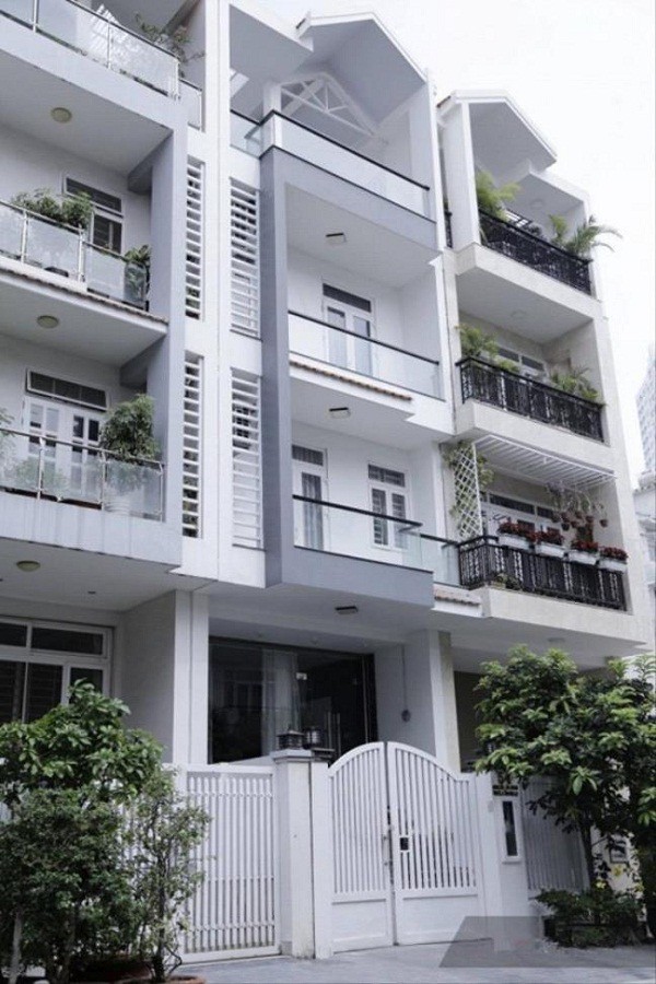 Giàu có và điển trai hơn Trường Giang, nhưng xét về độ đào hoa, Trấn Thành thua đứt