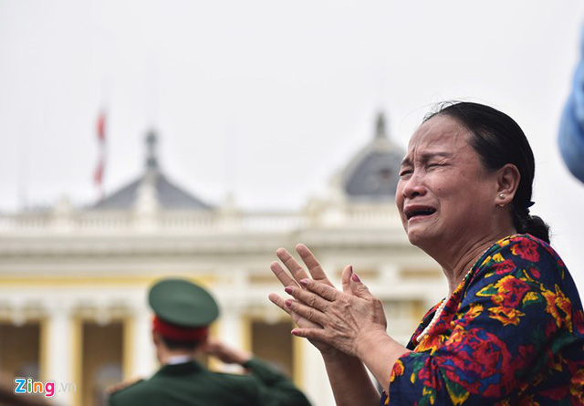 Xúc động hình ảnh người dân Hà Nội tiễn biệt Chủ tịch nước