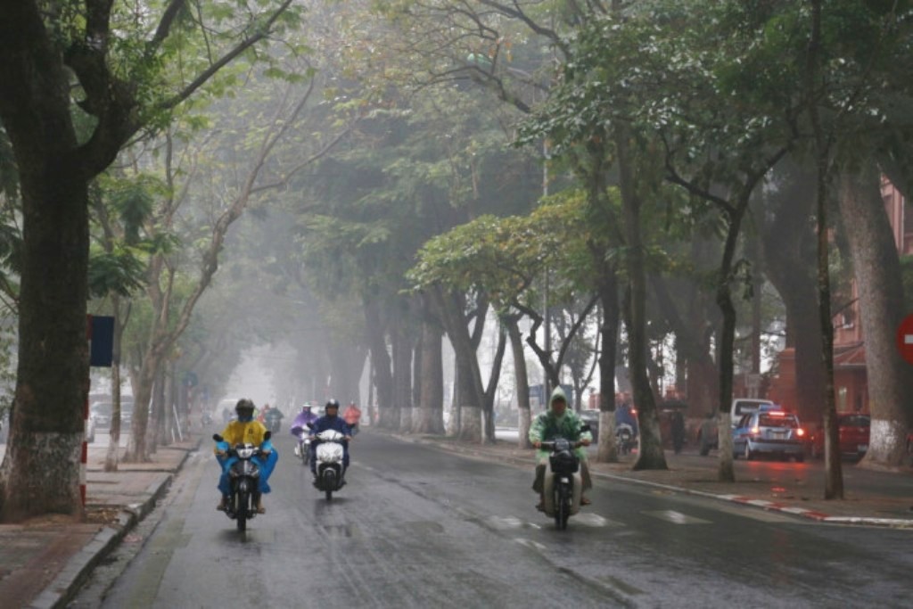 Cảnh báo dông, lốc và mưa lớn diện rộng trong hai ngày tới