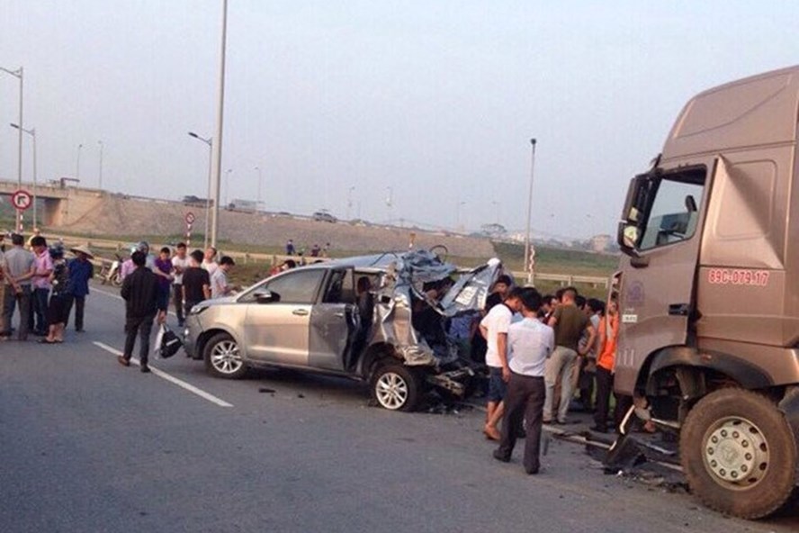 Xét xử vụ xe container đâm xe Innova lùi trên cao tốc khiến 4 người chết gây nhiều tranh cãi