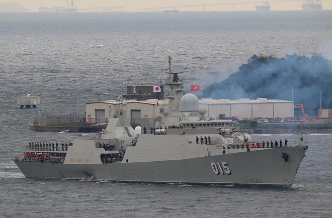 Tàu 015 - Trần Hưng Đạo uy dũng trên đất Nhật Bản