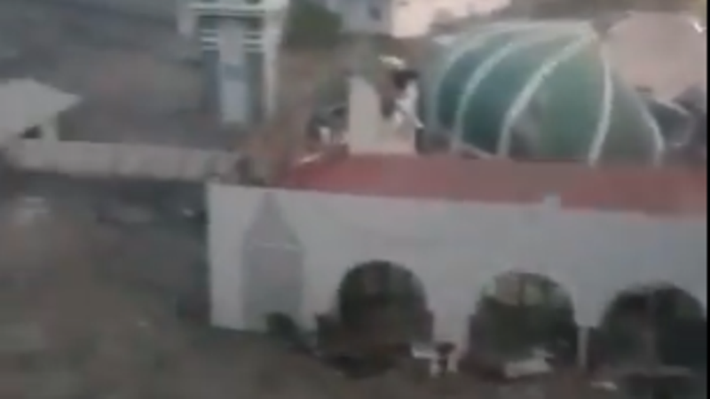 Sóng cao 2m tràn vào Indonesia sau động đất 7,5 độ Richter