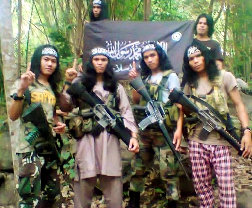 Khủng bố Abu Sayyaf xây dựng lại lực lượng, tiếp tục bắt cóc tống tiền