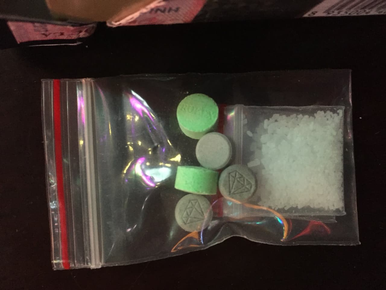 Bắt nam shipper bóng cười đang trên đường lái ô tô chuyển hàng trăm viên ma tuý cho các con nghiện ở Đà Nẵng