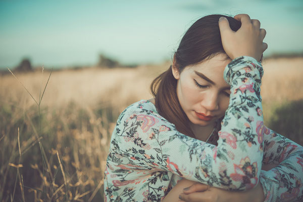 Không thể tưởng tượng được, mẹ mất, tang sự bận rộn bừa bộn như thế mà chồng tôi vẫn bình thản làm việc đáng khinh này