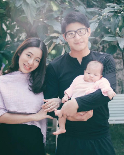 Vợ mới đẻ kể tội bạn chồng bày mưu với chồng để ép ly hôn, nhưng thân thế người vợ bị tiết lộ mới là điều gây sốc