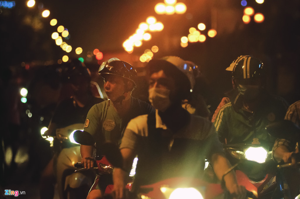 Hiện trường vụ khung sắt công trình rơi đè chết cô gái đi đường