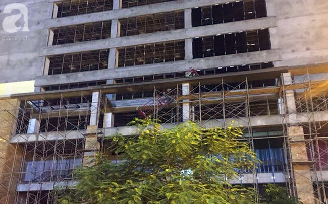 Khởi tố vụ thanh sắt rơi từ công trình cao tầng khiến bà mẹ đơn thân tử vong trên đường Lê Văn Lương