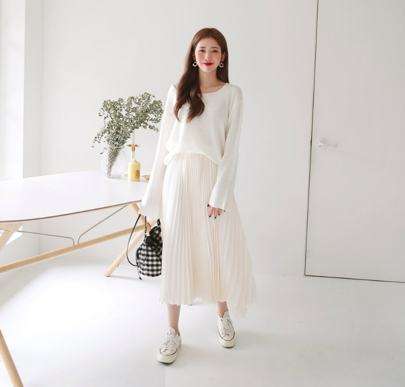 Chân váy xếp ly vừa thoải mái lại dễ giấu nhược điểm, chẳng trách mà các nàng muốn sắm vài ba cái cho tủ đồ mùa lạnh Chân váy xếp ly vừa thoải mái lại dễ giấu nhược điểm, chẳng trách mà các nàng muốn sắm vài ba cái cho tủ đồ mùa lạnh