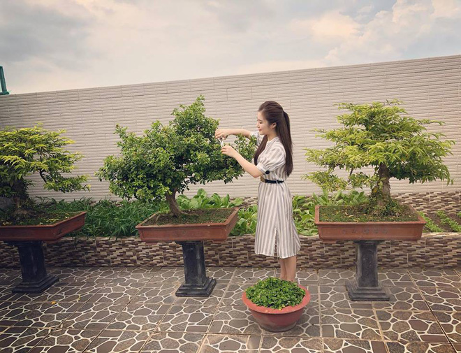 Nhà riêng ở quê của Hương Tràm gây bất ngờ vì sự sang trọng, bề thế