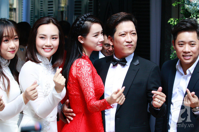 Mất công che chắn bao lâu, chiếc áo dài cưới khiến Nhã Phương lộ bụng lùm lùm