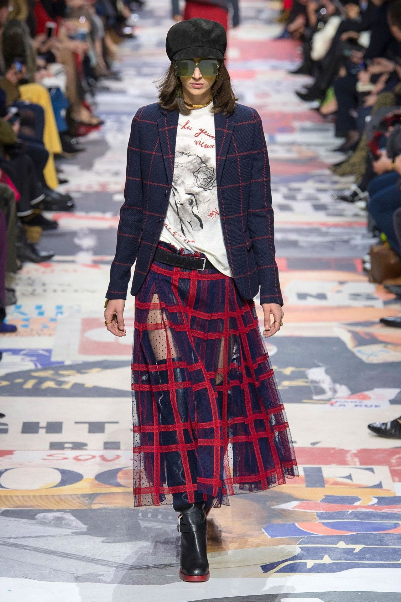 Diện nguyên set đồ cho người mẫu: Suzy, Lâm Tâm Như đẹp lung linh, Triệu Lệ Dĩnh lại khó phân định