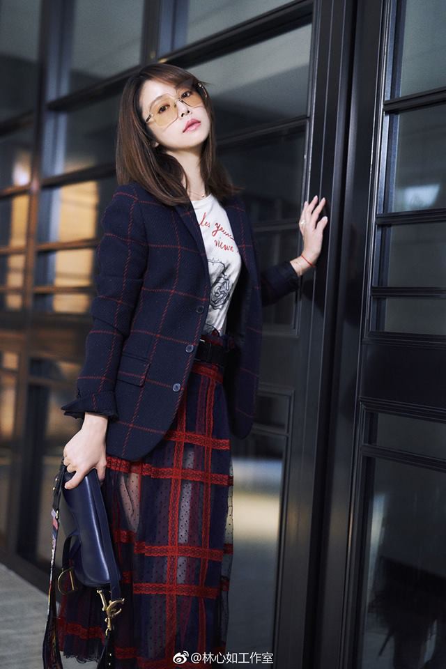 Diện nguyên set đồ cho người mẫu: Suzy, Lâm Tâm Như đẹp lung linh, Triệu Lệ Dĩnh lại khó phân định