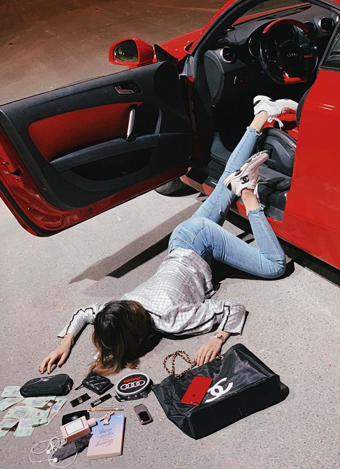 Học hội Rich Kid nước ngoài, Khả Ngân và Sĩ Thanh đua nhau ngã sấp mặt nhưng vẫn cực cool