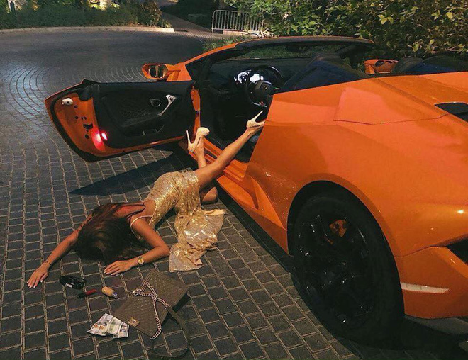 Học hội Rich Kid nước ngoài, Khả Ngân và Sĩ Thanh đua nhau ngã sấp mặt nhưng vẫn cực cool