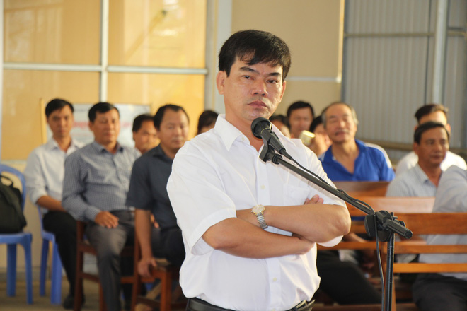 Trưởng phòng dọa mài dao, cắt cổ hiệu trường vì vợ không được cử đi học