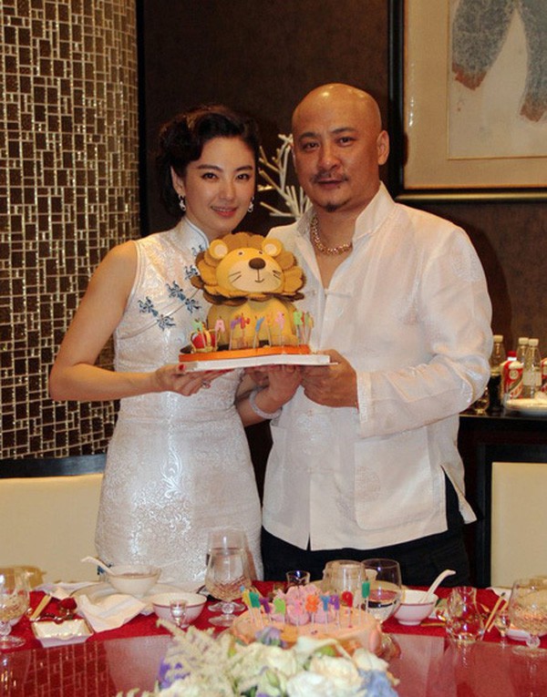 Song Hye Kyo Trung Quốc: Nhan sắc trời ban cùng body nóng bỏng vẫn không cứu được 2 cuộc hôn nhân ê chề