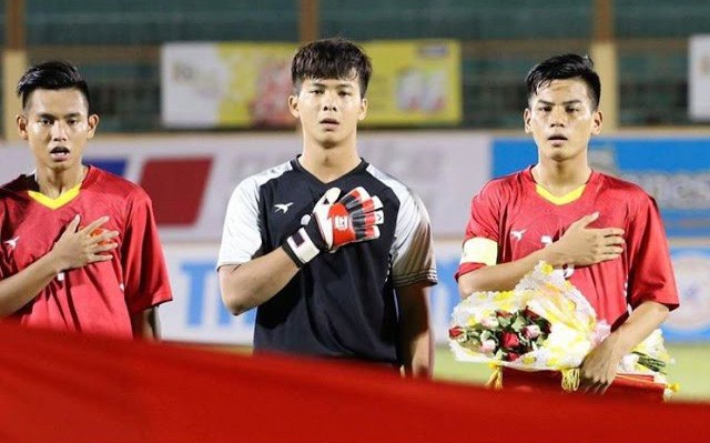 Chàng thủ môn của U19 Việt Nam điển trai, tài năng không kém Bùi Tiến Dũng