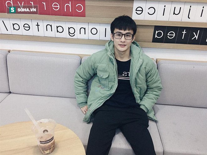 Đăng ảnh tự dìm lên mạng, điện thoại của chàng trai bỗng rung liên tục vì tin nhắn làm quen