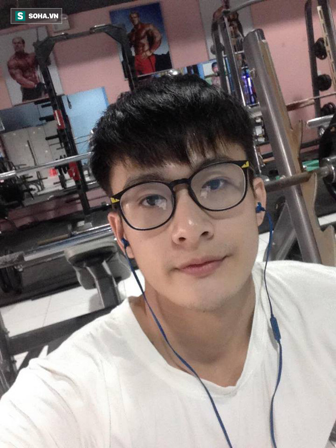 Đăng ảnh tự dìm lên mạng, điện thoại của chàng trai bỗng rung liên tục vì tin nhắn làm quen