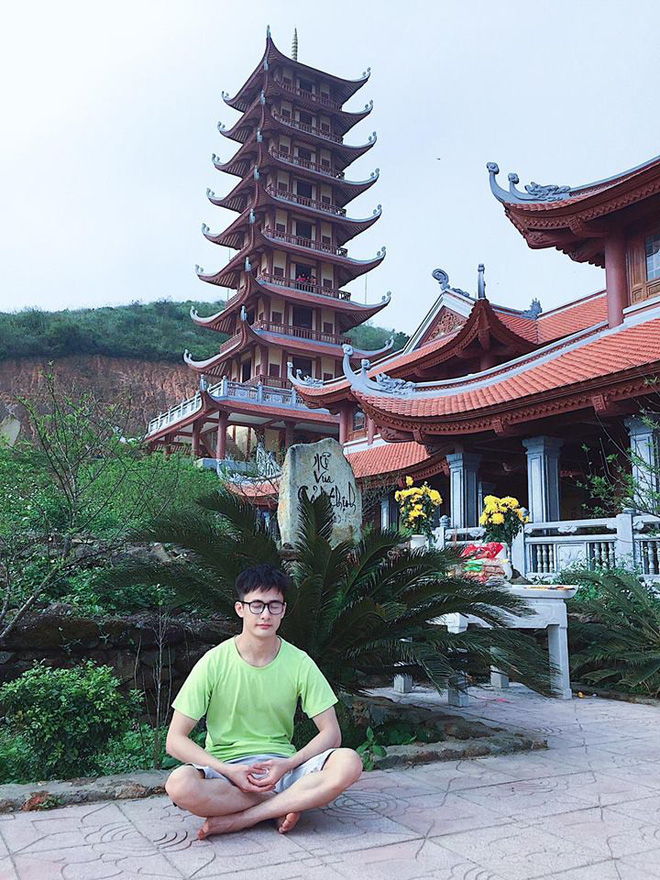 Đăng ảnh tự dìm lên mạng, điện thoại của chàng trai bỗng rung liên tục vì tin nhắn làm quen