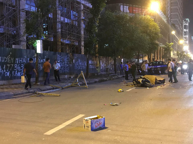 Cận cảnh nơi cần trục rơi xuống đường Lê Văn Lương khiến mẹ đơn thân tử vong