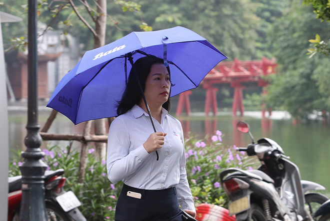 Người Hà Nội đón đợt gió mùa Đông Bắc đầu tiên trong năm 2018