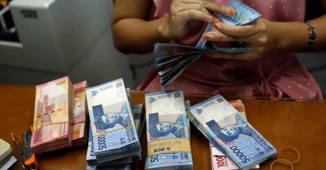 Vì sao hàng loạt các nước châu Á đang phải chạy đua nâng lãi suất theo Mỹ?